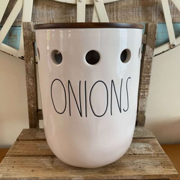 Rae Dunn Kitchen Rae Dunn Onions Canister Holder With Wooden Lid Nw